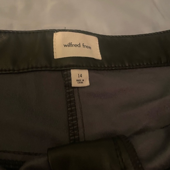 Selling NEW Aritzia’s Charm Vegan Leather Pant - Picture 4 of 5